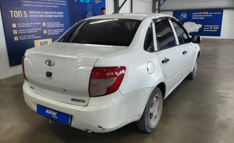LADA (ВАЗ) Granta 2012 года за 1 600 000 тг. в Астана фото 3
