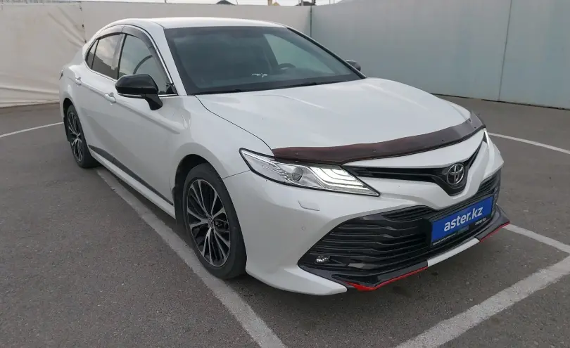 Toyota Camry 2020 года за 13 000 000 тг. в Шымкент фото 2