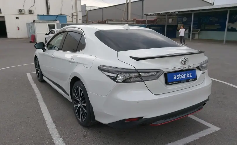 Toyota Camry 2020 года за 13 000 000 тг. в Шымкент фото 4