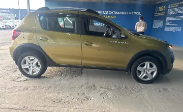 Renault Sandero 2015 года за 4 500 000 тг. в Алматы фото 4