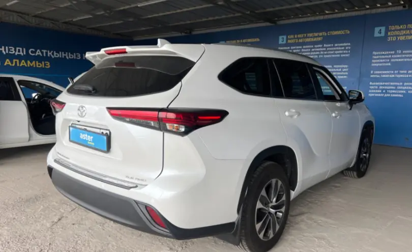 Toyota Highlander 2023 года за 27 000 000 тг. в Алматы фото 5