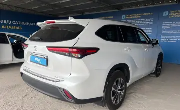 Toyota Highlander 2023 года за 27 000 000 тг. в Алматы
