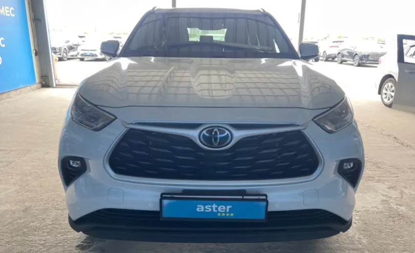 Toyota Highlander 2023 года за 27 000 000 тг. в Алматы фото 2