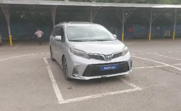 Toyota Sienna 2015 года за 12 000 000 тг. в Алматы фото 2