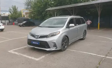 Toyota Sienna 2015 года за 12 000 000 тг. в Алматы фото 1