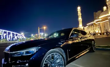 BMW 7 серии 2019 года за 27 000 000 тг. в Астана