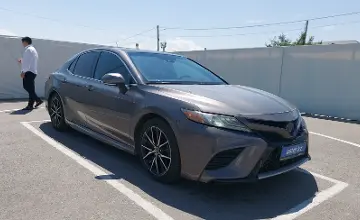 Toyota Camry 2018 года за 12 500 000 тг. в Шымкент фото 2