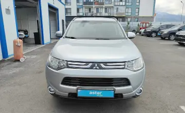 Mitsubishi Outlander 2013 года за 7 000 000 тг. в Алматы фото 2