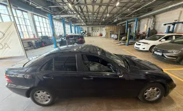 Mercedes-Benz C-Класс 2002 года за 2 200 000 тг. в Караганда фото 4