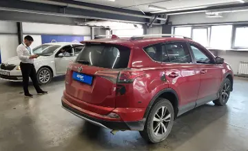 Toyota RAV4 2016 года за 6 000 000 тг. в Астана фото 3