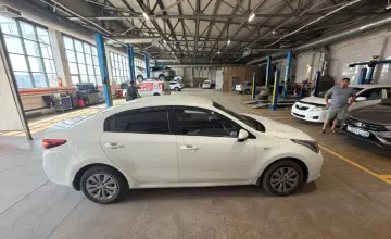 Kia Rio 2019 года за 6 500 000 тг. в Караганда фото 4