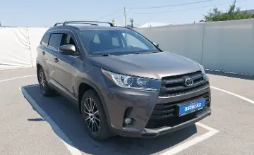 Toyota Highlander 2017 года за 15 500 000 тг. в Шымкент фото 2