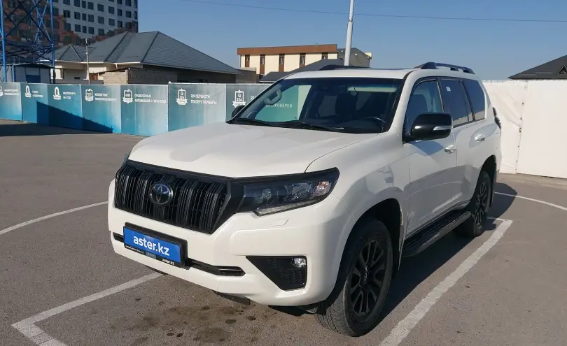 Toyota Land Cruiser Prado 2022 года за 25 500 000 тг. в Шымкент