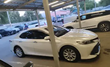 Toyota Camry 2019 года за 11 800 000 тг. в Алматы фото 4