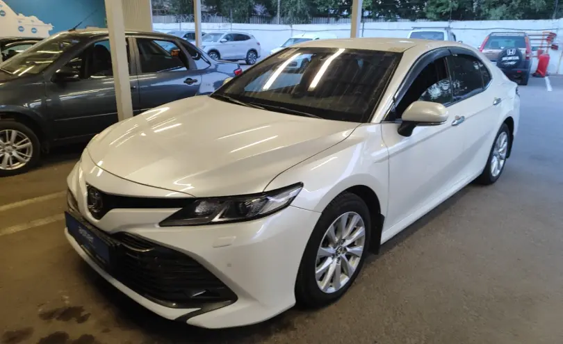 Toyota Camry 2019 года за 11 800 000 тг. в Алматы