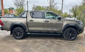 Toyota Hilux 2022 года за 27 000 000 тг. в Уральск
