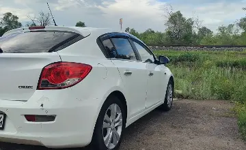 Chevrolet Cruze 2013 года за 3 300 000 тг. в Актобе фото 2