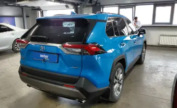 Toyota RAV4 2020 года за 15 000 000 тг. в Астана фото 3