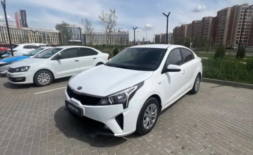 Kia Rio 2021 года за 7 500 000 тг. в Астана