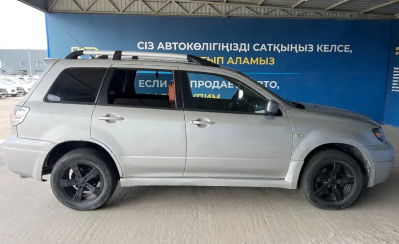 Mitsubishi Outlander 2004 года за 2 300 000 тг. в Алматы фото 4