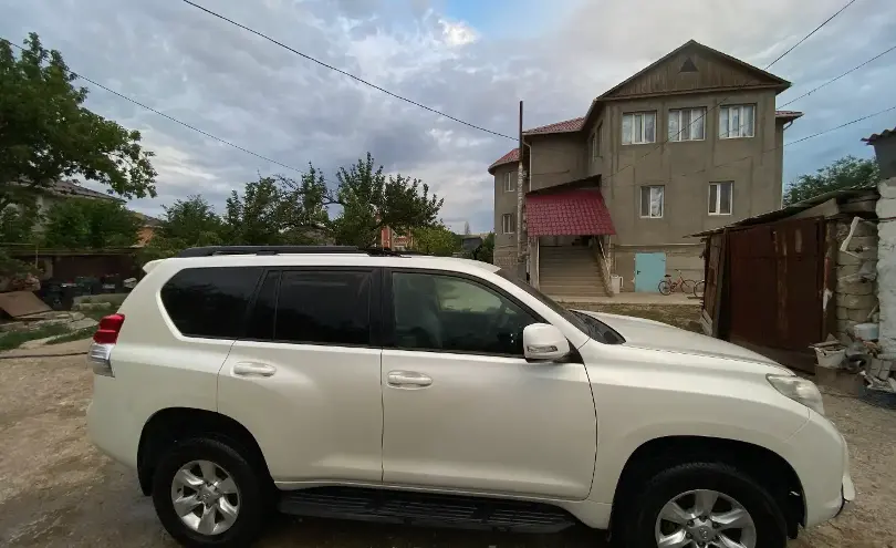 Toyota Land Cruiser Prado 2011 года за 18 000 000 тг. в Атырау
