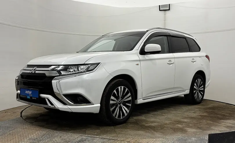 Mitsubishi Outlander 2022 года за 9 990 000 тг. в Актобе
