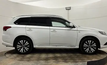 Mitsubishi Outlander 2022 года за 9 990 000 тг. в Актобе фото 4