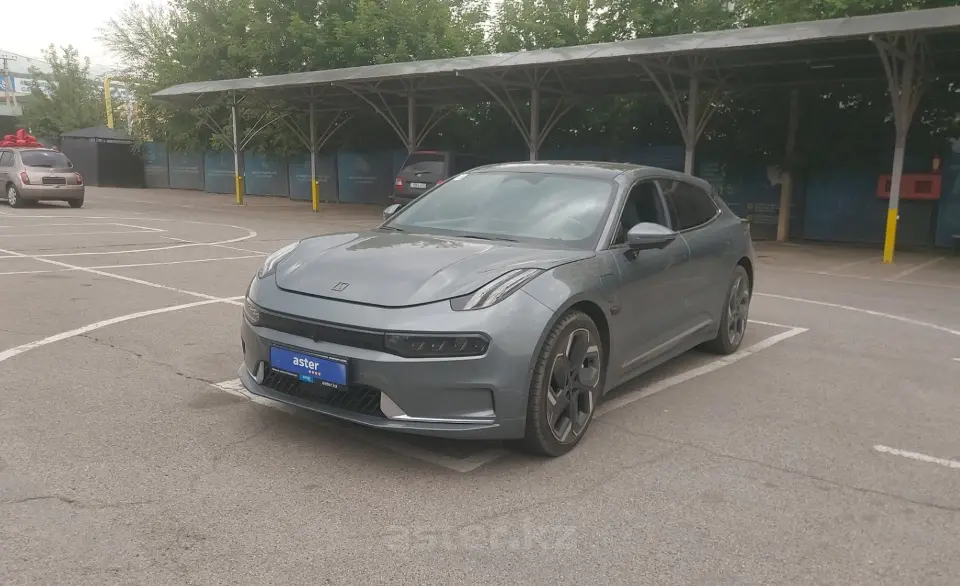 2022 Zeekr 001