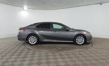 Toyota Camry 2017 года за 9 590 000 тг. в Шымкент фото 4