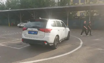 Mitsubishi Outlander 2022 года за 12 500 000 тг. в Алматы фото 3