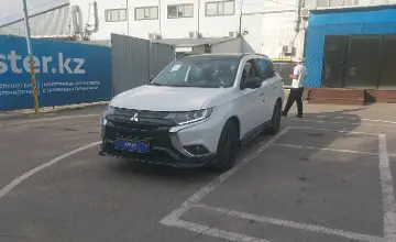 Mitsubishi Outlander 2022 года за 12 500 000 тг. в Алматы фото 1