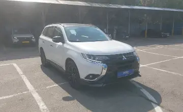 Mitsubishi Outlander 2022 года за 12 500 000 тг. в Алматы фото 2