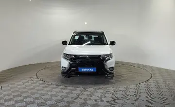 Mitsubishi Outlander 2022 года за 12 500 000 тг. в Алматы фото 2