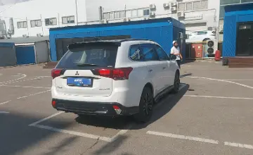 Mitsubishi Outlander 2022 года за 12 500 000 тг. в Алматы фото 3