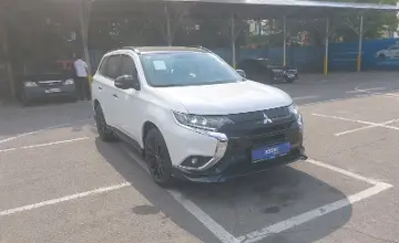 Mitsubishi Outlander 2022 года за 12 500 000 тг. в Алматы фото 2