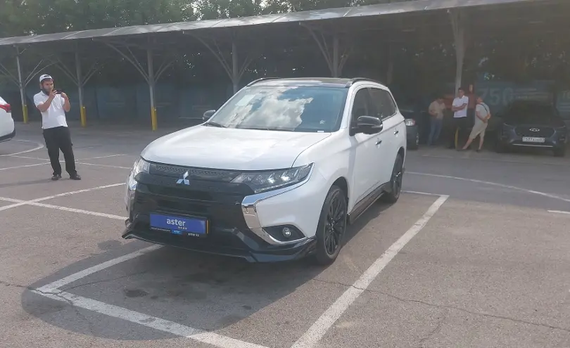 Mitsubishi Outlander 2022 года за 12 500 000 тг. в Алматы