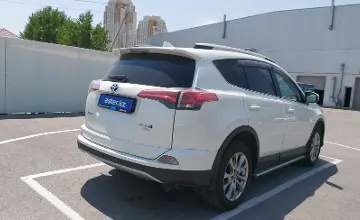 Toyota RAV4 2017 года за 12 850 000 тг. в Шымкент фото 3