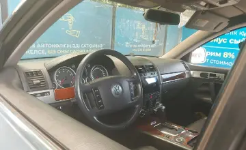 Volkswagen Touareg 2004 года за 3 490 000 тг. в Алматы фото 5