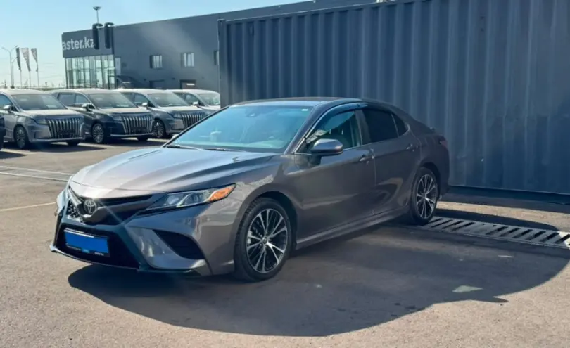 Toyota Camry 2020 года за 11 190 000 тг. в Алматы