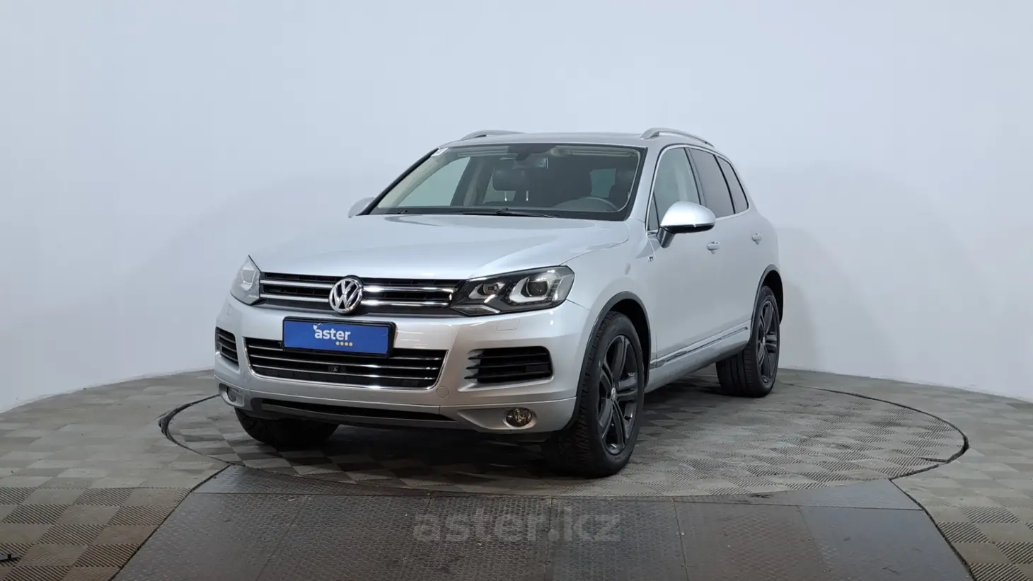 Volkswagen Touareg, 2012