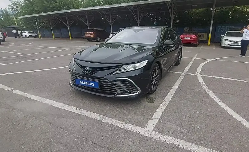 Toyota Camry 2021 года за 15 270 000 тг. в Алматы
