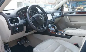 Volkswagen Touareg 2010 года за 8 990 000 тг. в Шымкент фото 5