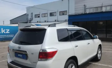 Toyota Highlander 2012 года за 12 425 000 тг. в Алматы фото 3