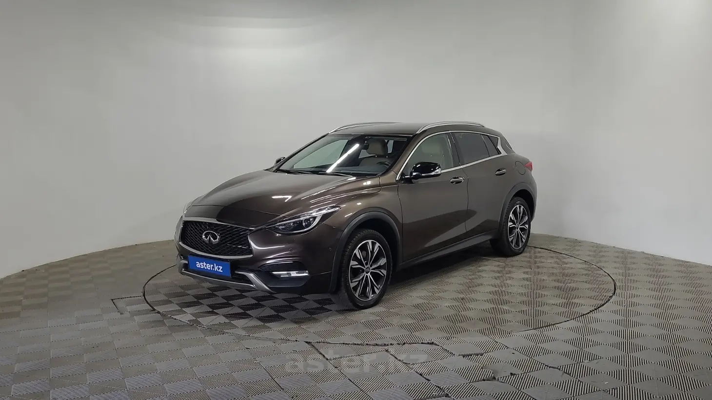 Infiniti QX30, 2017