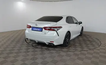Toyota Camry 2023 года за 15 590 000 тг. в Шымкент
