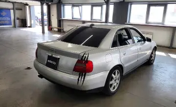 Audi A4 1998 года за 990 000 тг. в Астана фото 3