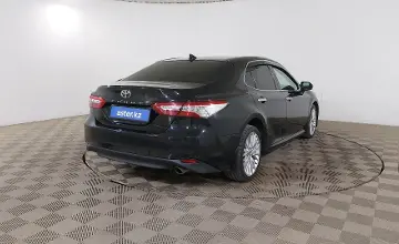 Toyota Camry 2019 года за 13 350 000 тг. в Шымкент