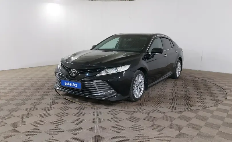 Toyota Camry 2019 года за 13 390 000 тг. в Шымкент