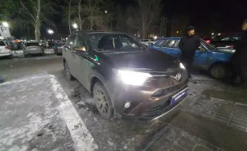 Toyota RAV4 2018 года за 11 490 000 тг. в Павлодар фото 2