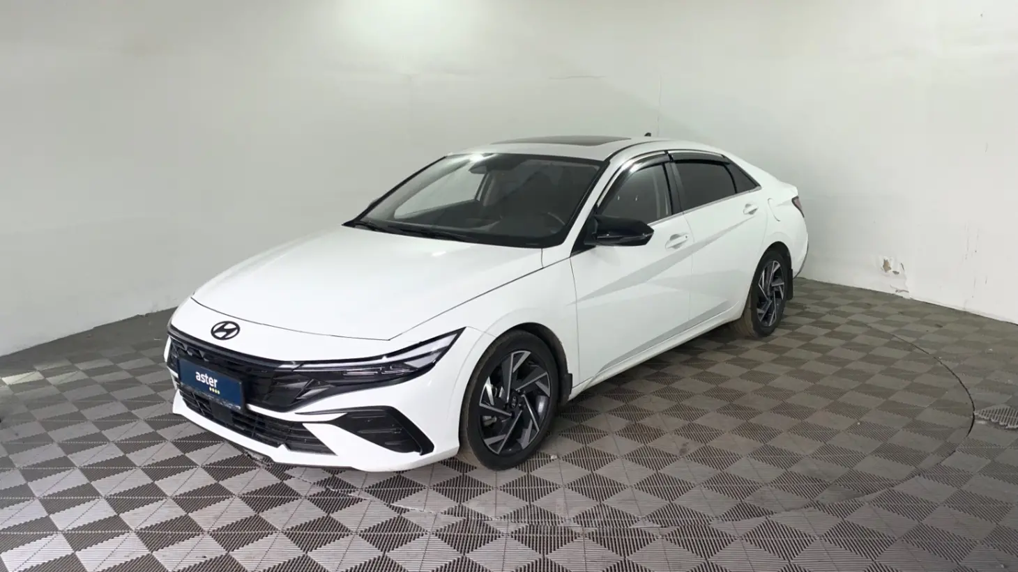 Hyundai Elantra, 2023